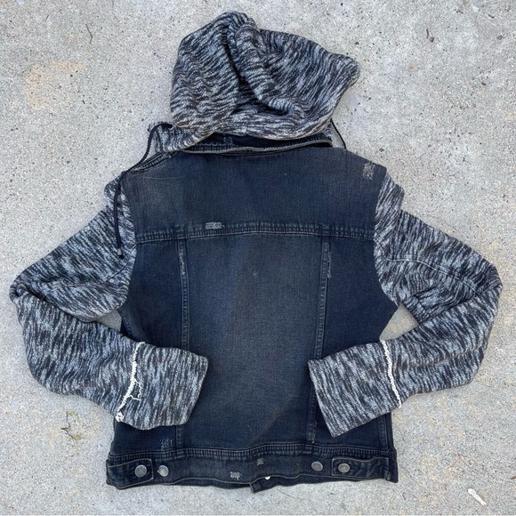 Free People Denim Knit distressed Hooded Jacket knit sleeves casual button up M - Picture 3 of 8